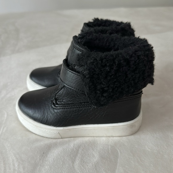 EUC! Freshly Picked Ebony Sherpa Boot, sz 6 (little kid) - Picture 3 of 9